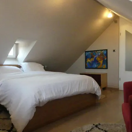 La Vie Belle Apartment *