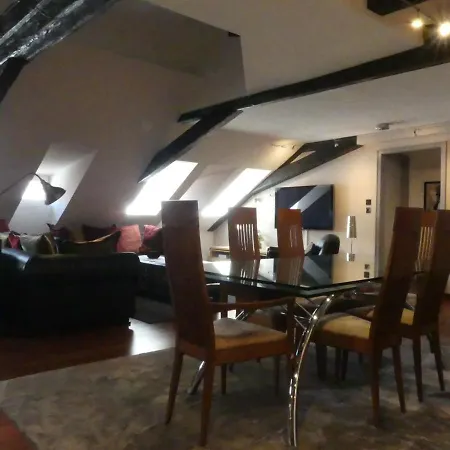 La Vie Belle Apartment *